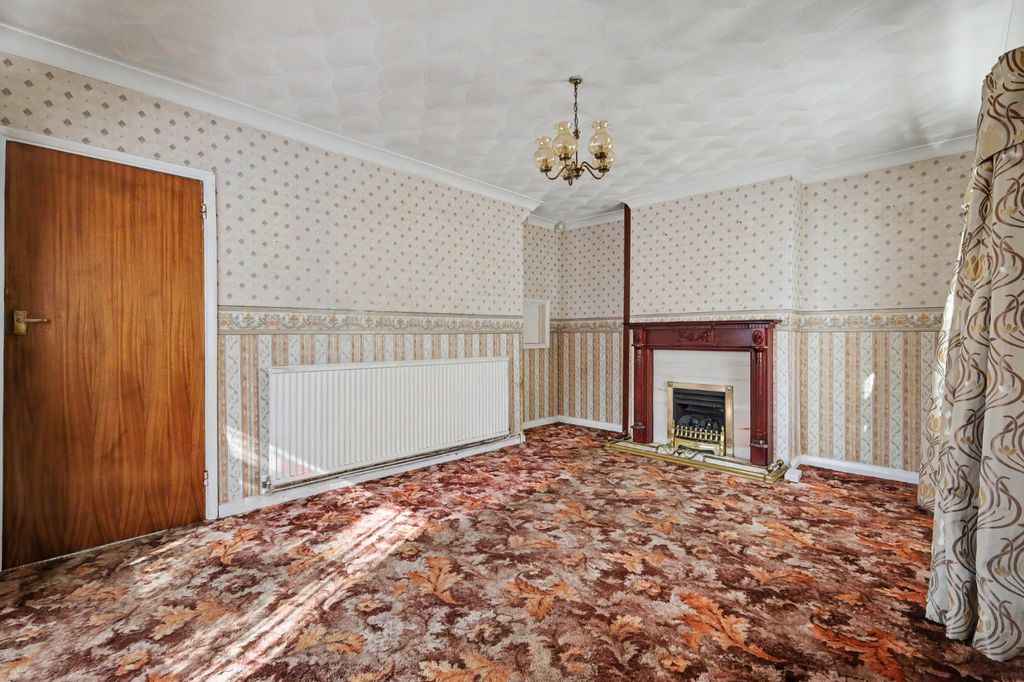 Property photo 2 of 17 5522983