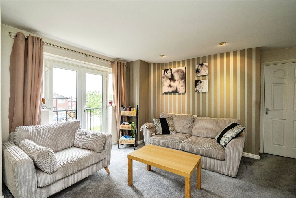 Property photo 3 of 8 Picture No. 06