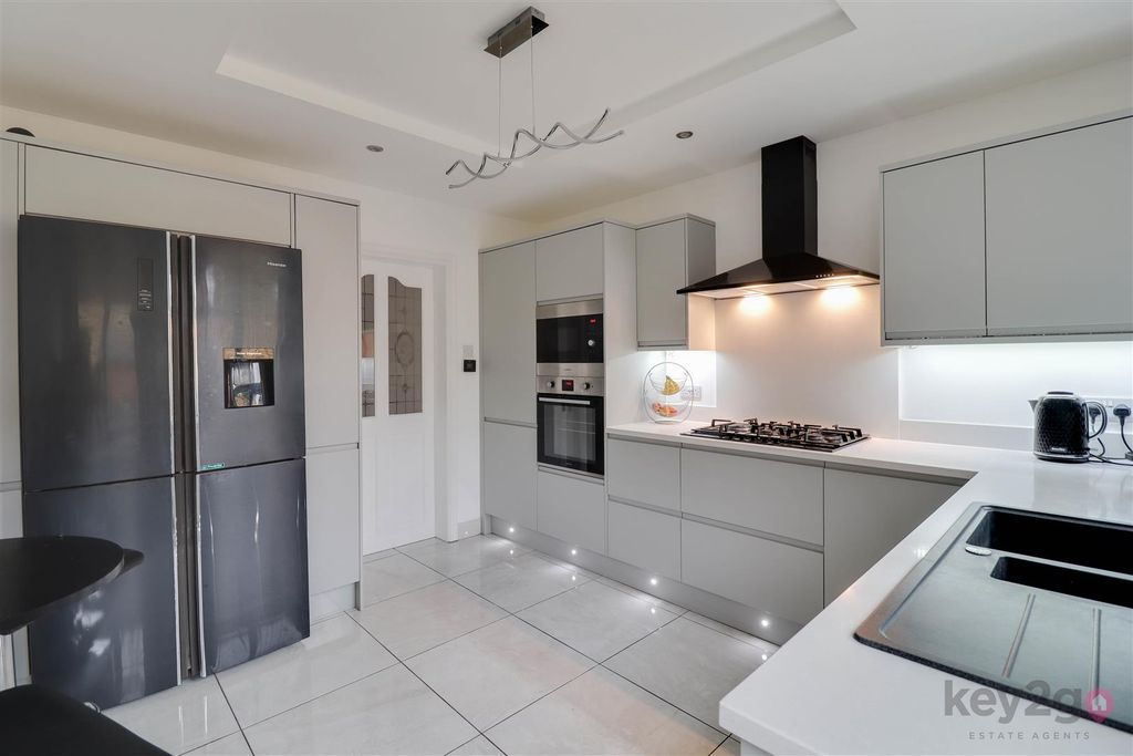 Property photo 2 of 30 Img_0052-Img_0054.Jpg