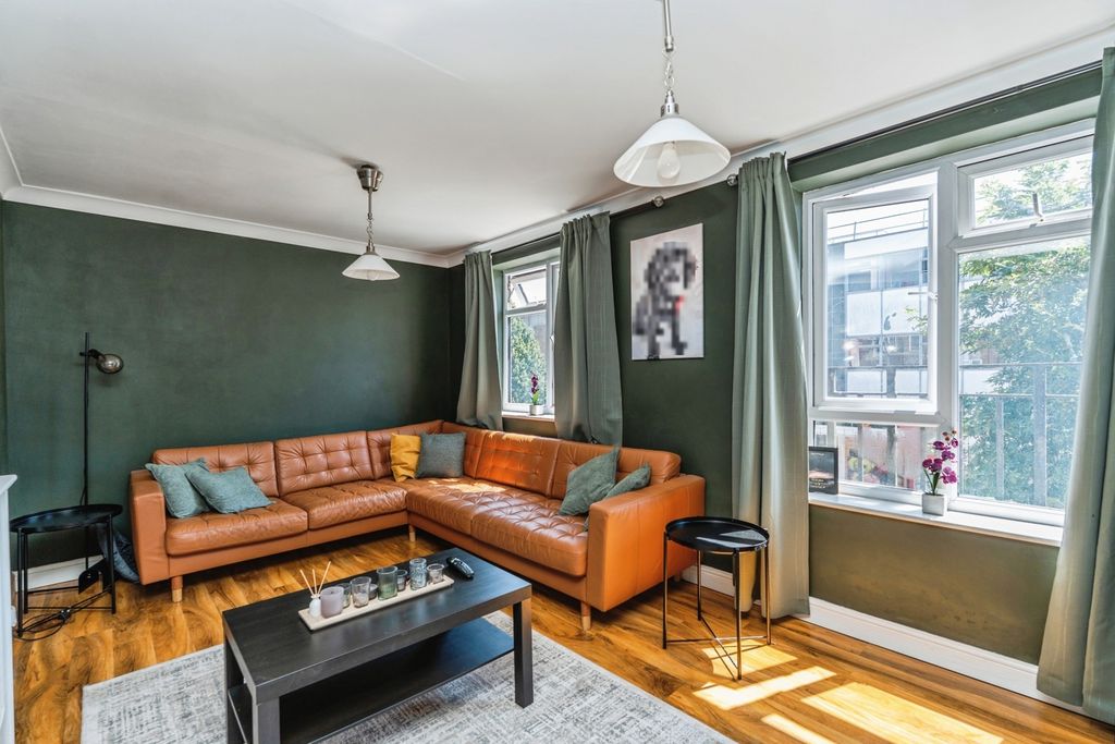 Property photo 3 of 13 Pbox-Img.Jpg