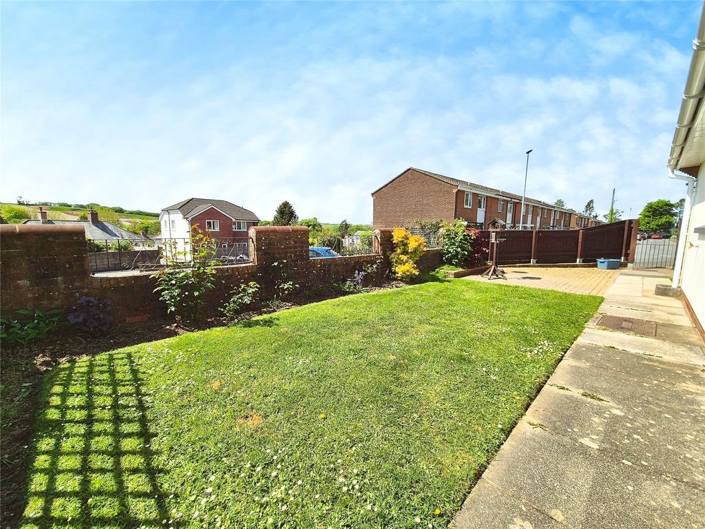 Property photo 2 of 14 Picture No. 15