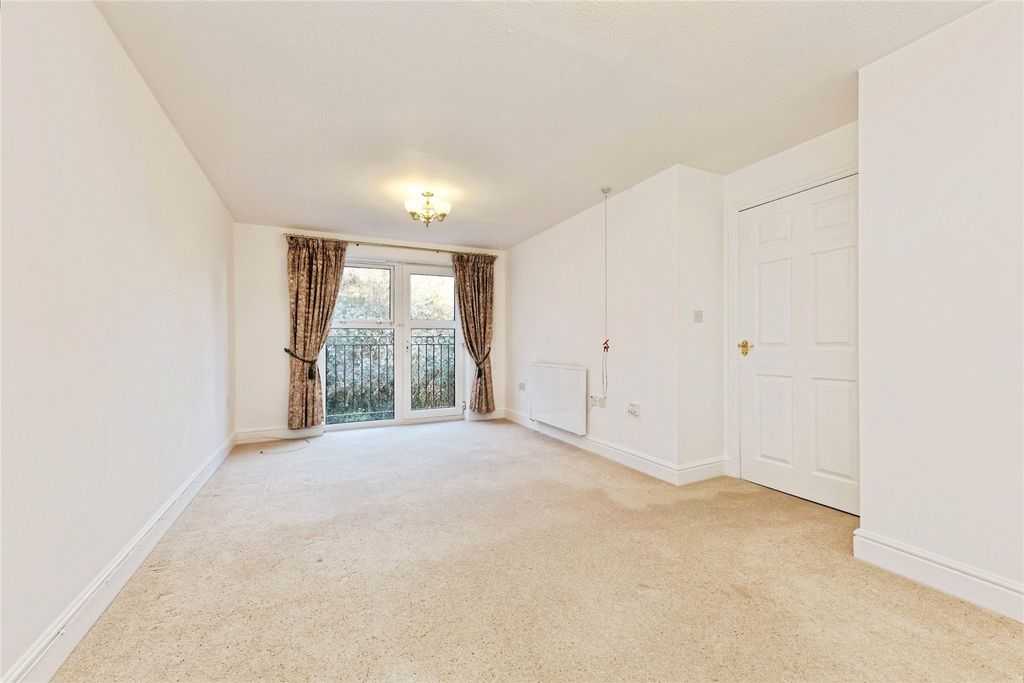 Property photo 2 of 11 Living Room