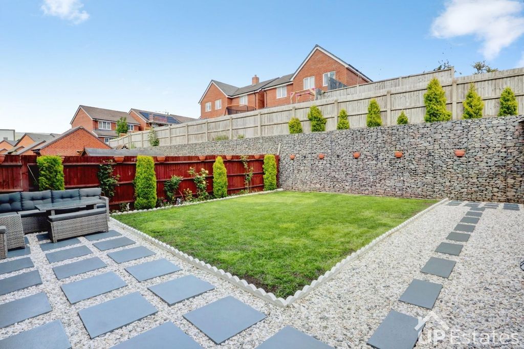 Property photo 2 of 25 Rear Garden