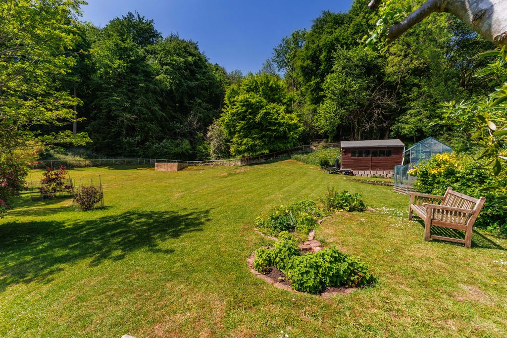 Property photo 3 of 28