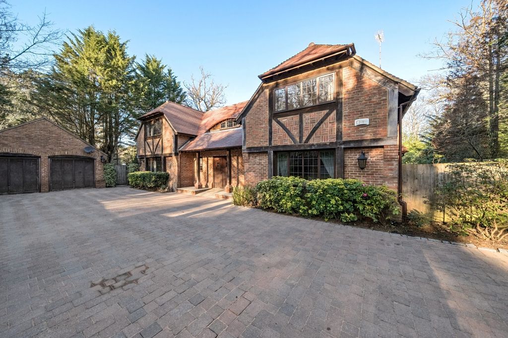 Property photo 1 of 18 Westwood Road