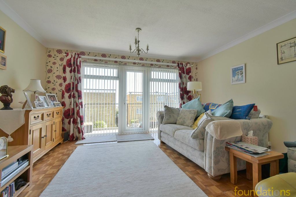 Property photo 3 of 9