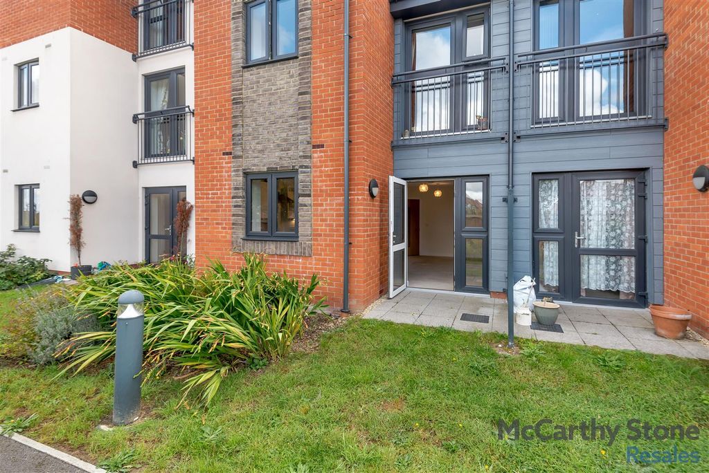 Property photo 1 of 36 8662132-Exterior02.Jpg