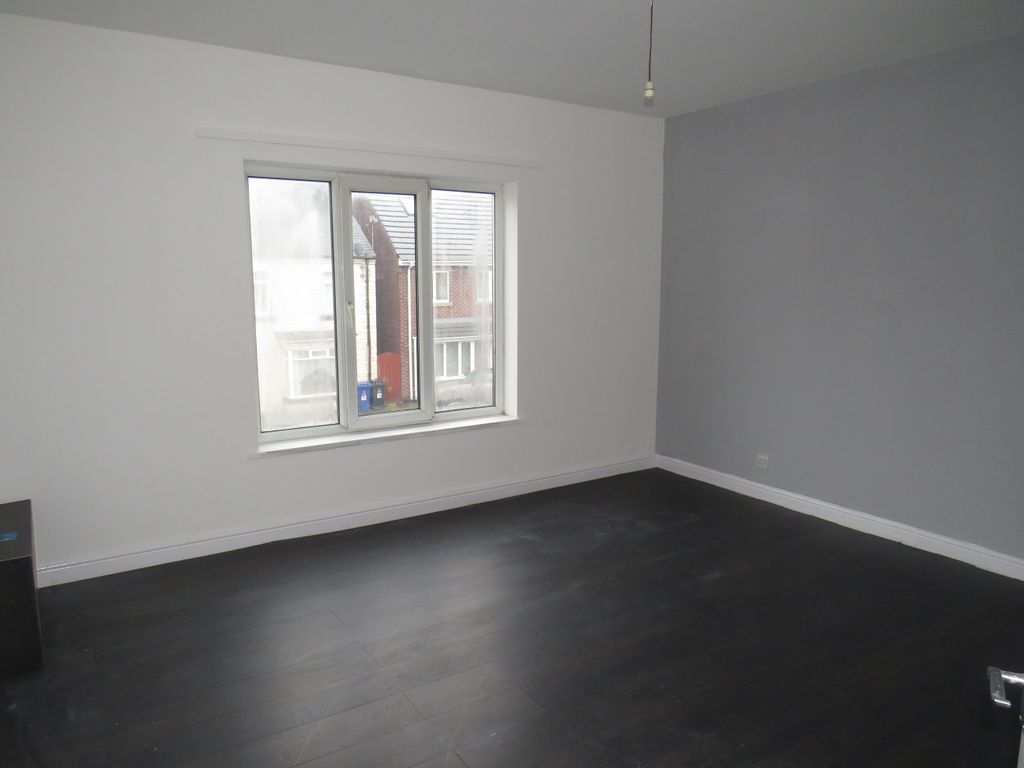 Property photo 3 of 7 Bedroom