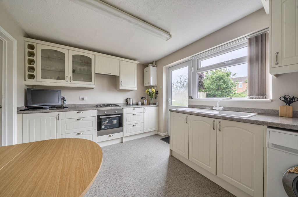 Property photo 3 of 12 14706915