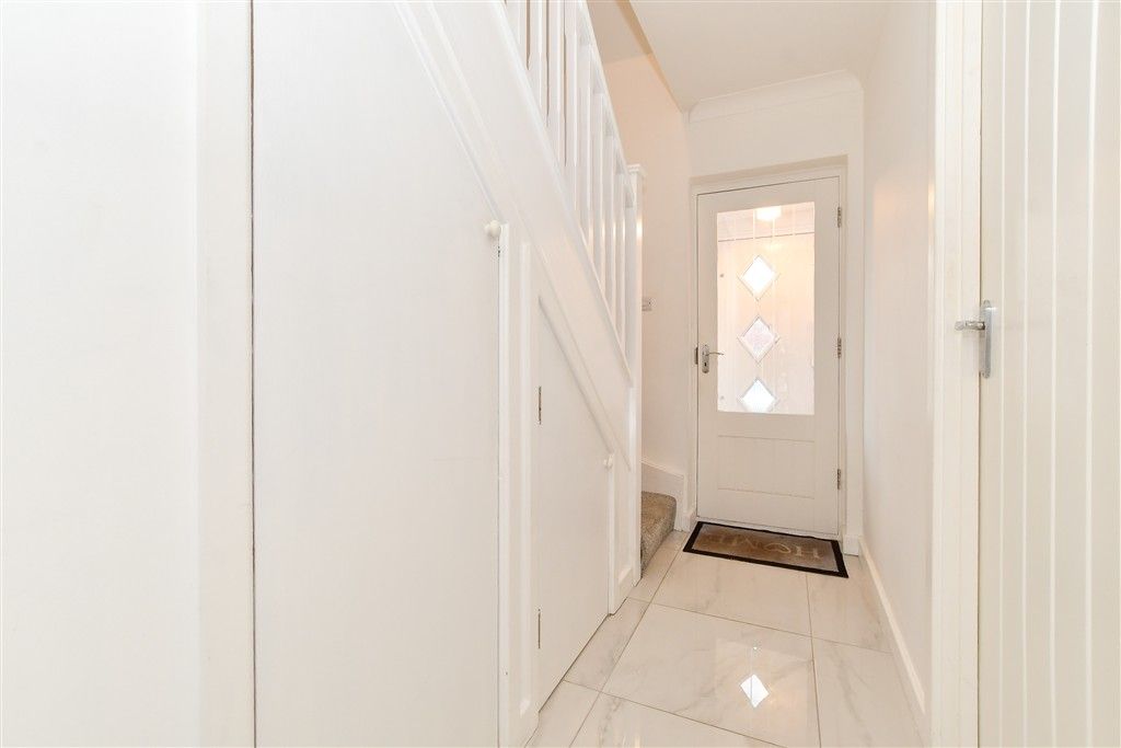 Property photo 2 of 18 Hallway