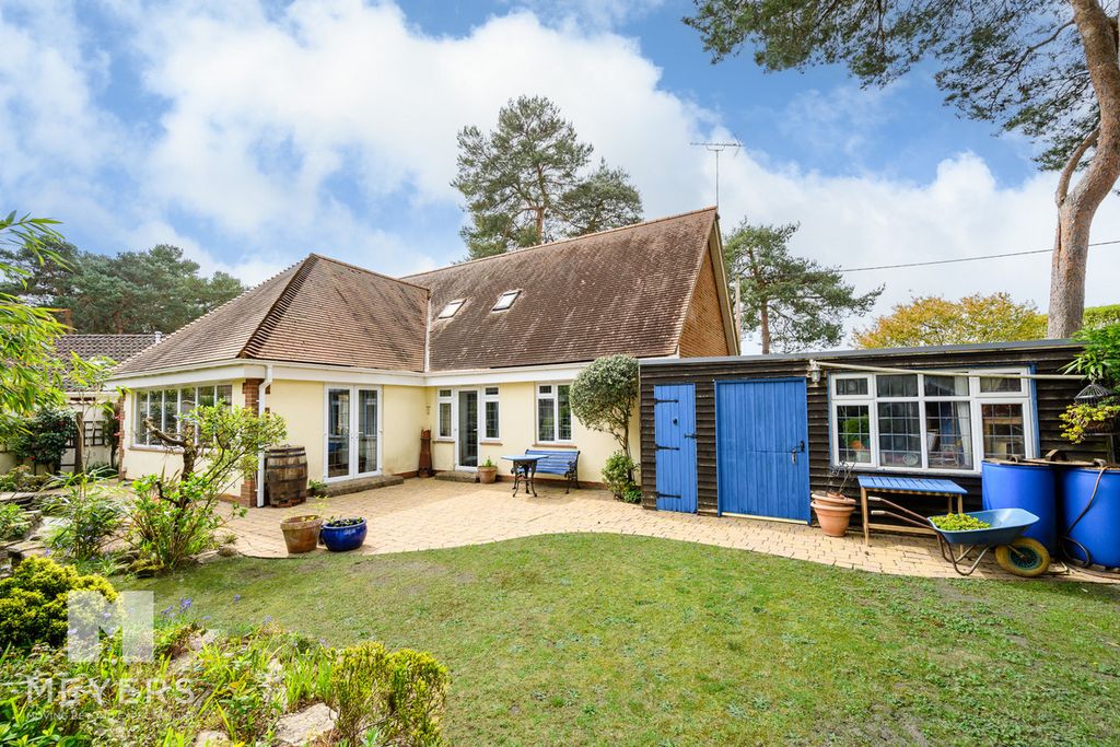 Property photo 3 of 32