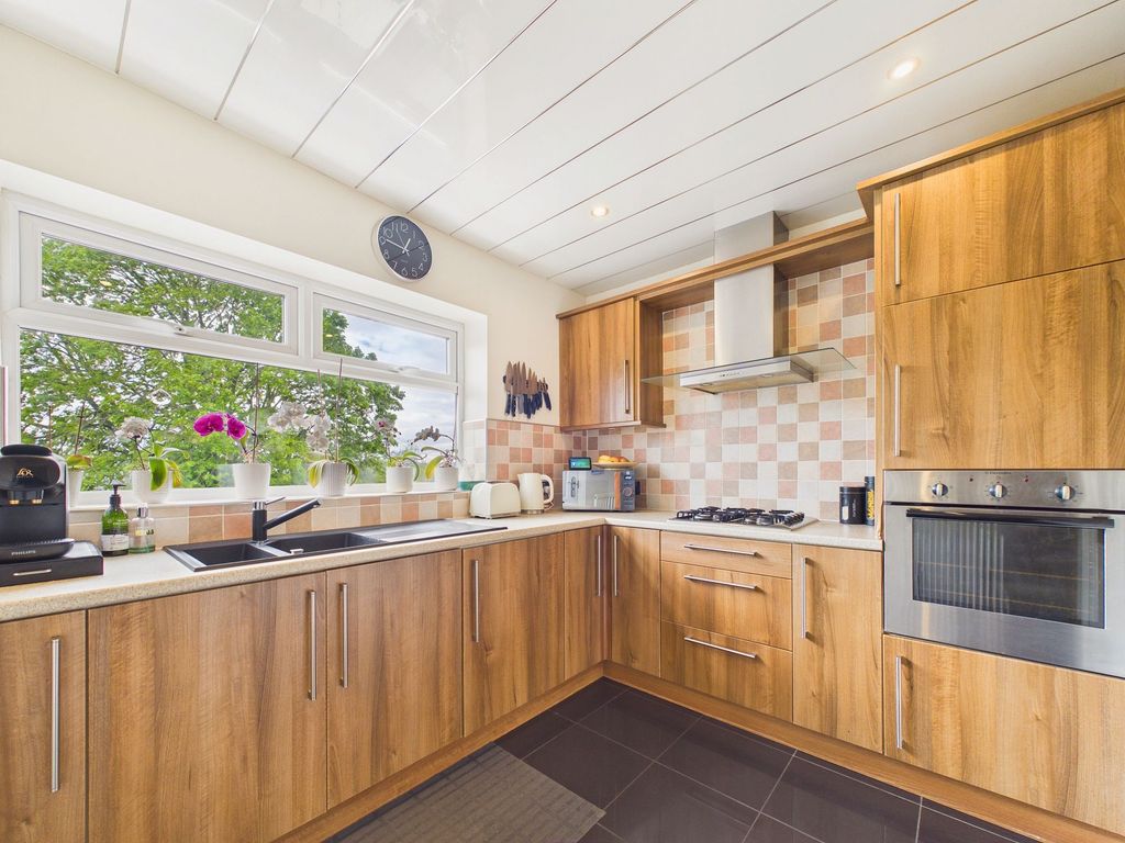 Property photo 2 of 13 Kitchen