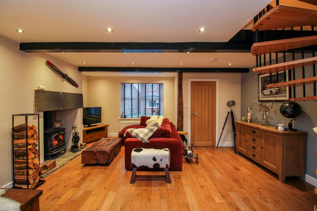 Property photo 3 of 16 Living Room