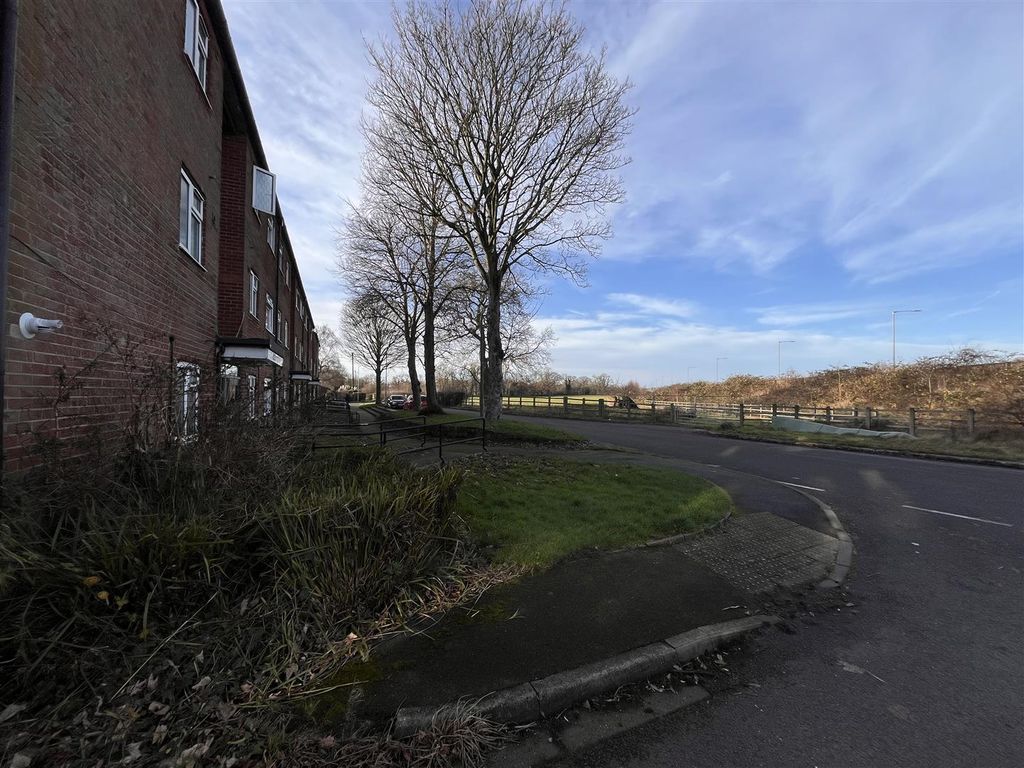 Property photo 3 of 3