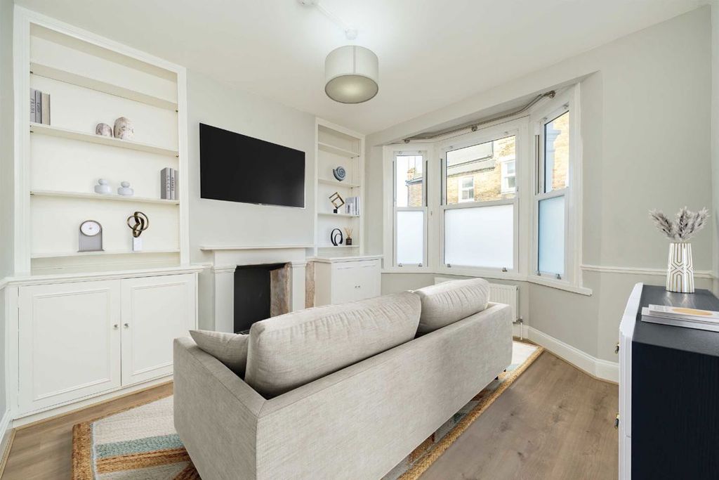 Property photo 3 of 6