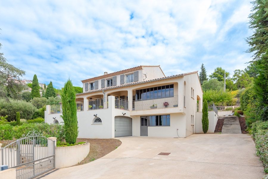 Property photo 3 of 18