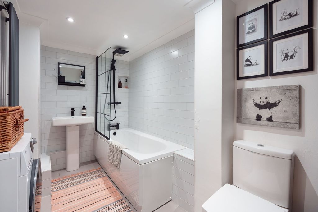 Property photo 3 of 8