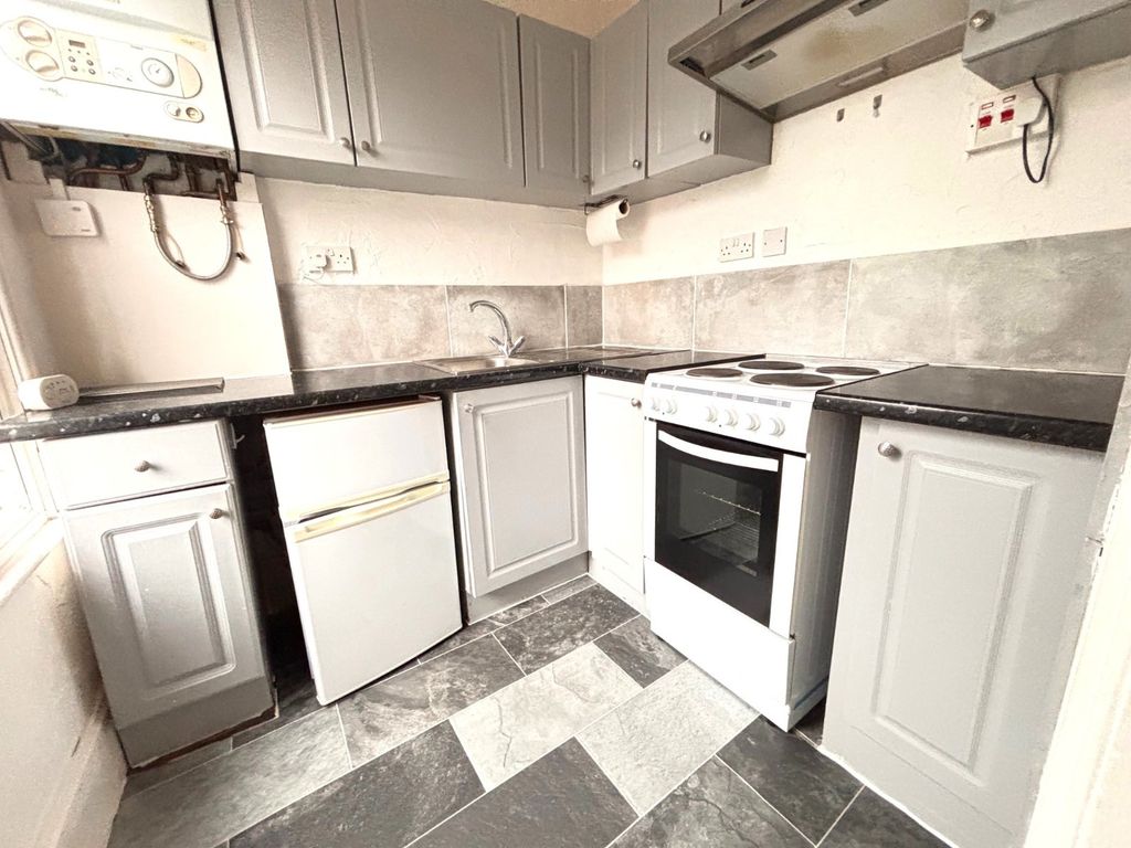 Property photo 3 of 8 Picture 3