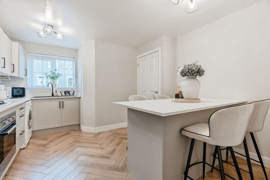 Property photo 2 of 24 Pbox-Img.Jpg