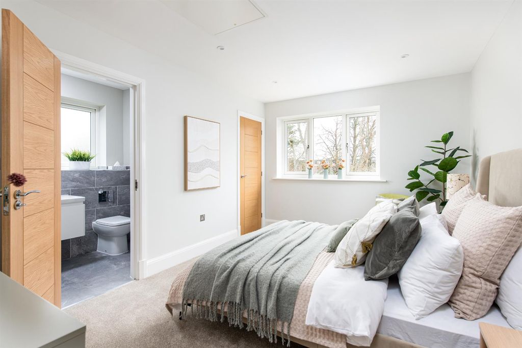 Property photo 2 of 23 Bedroom1_1.Jpg