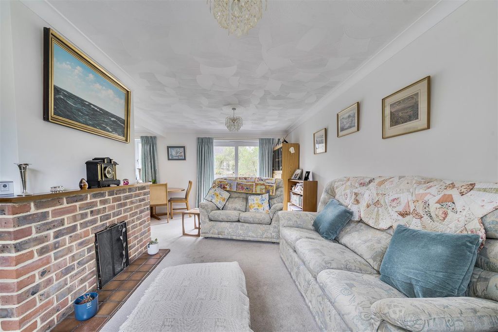 Property photo 3 of 19 Sitting Room