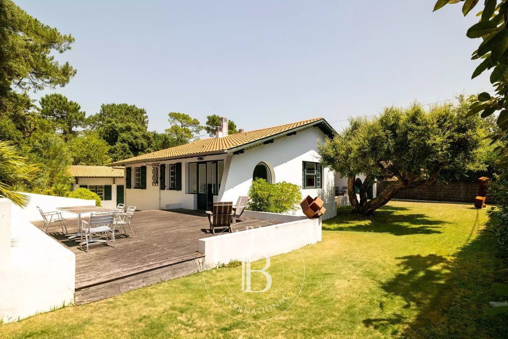 Property photo 1 of 22