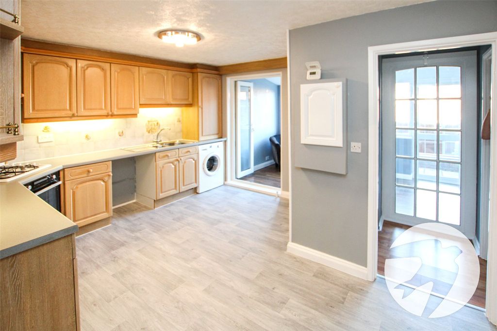 Property photo 3 of 15 Picture No. 13