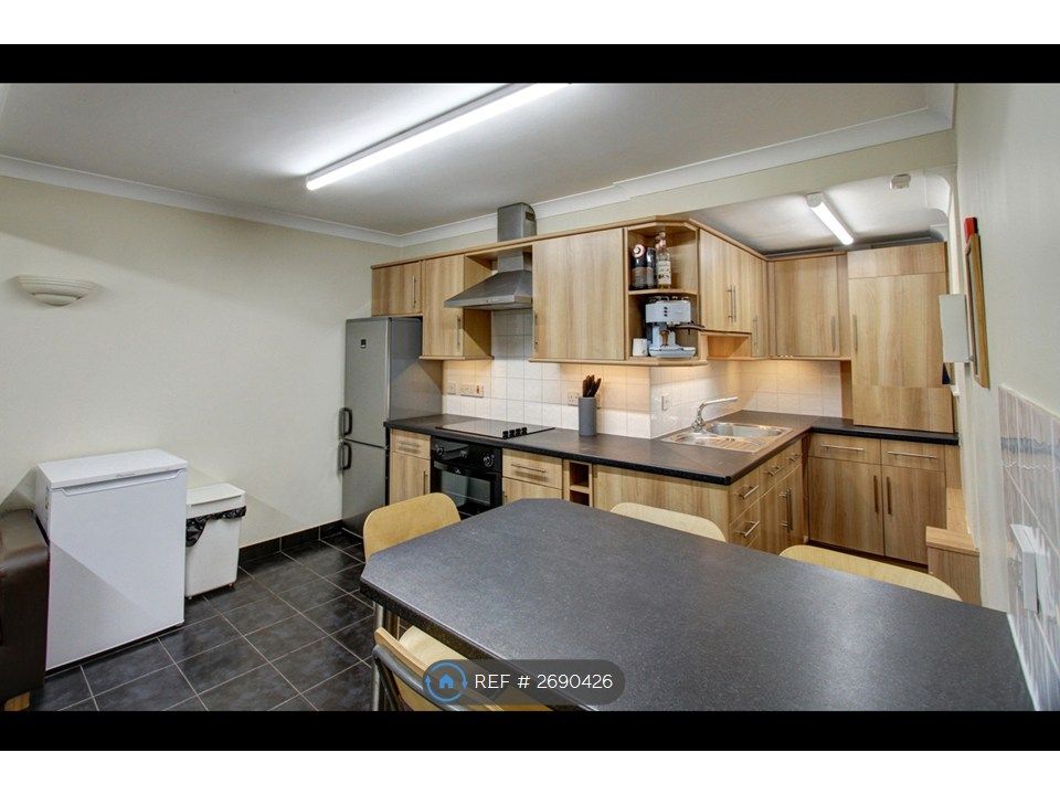 Property photo 3 of 10 Kitchen Room- Side View