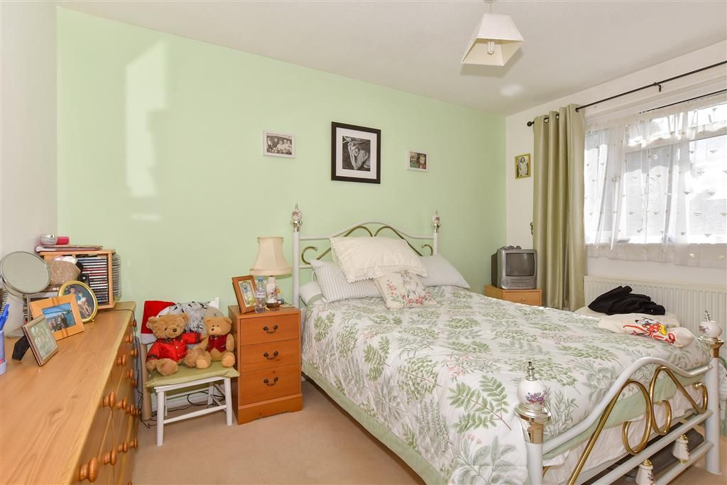 Property photo 3 of 8 Bedroom 1