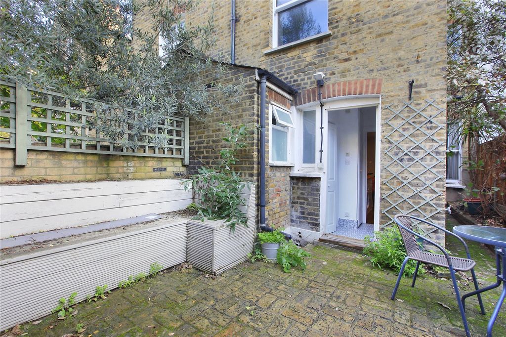 Property photo 2 of 10