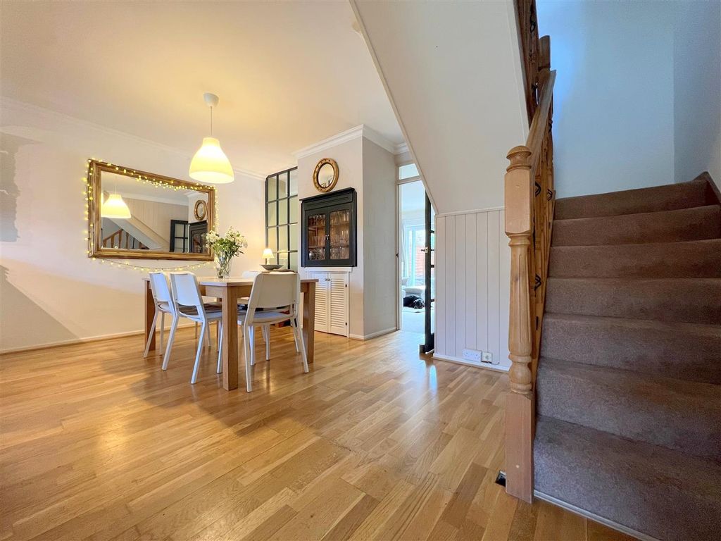 Property photo 3 of 16 Dining 2-001.Jpg