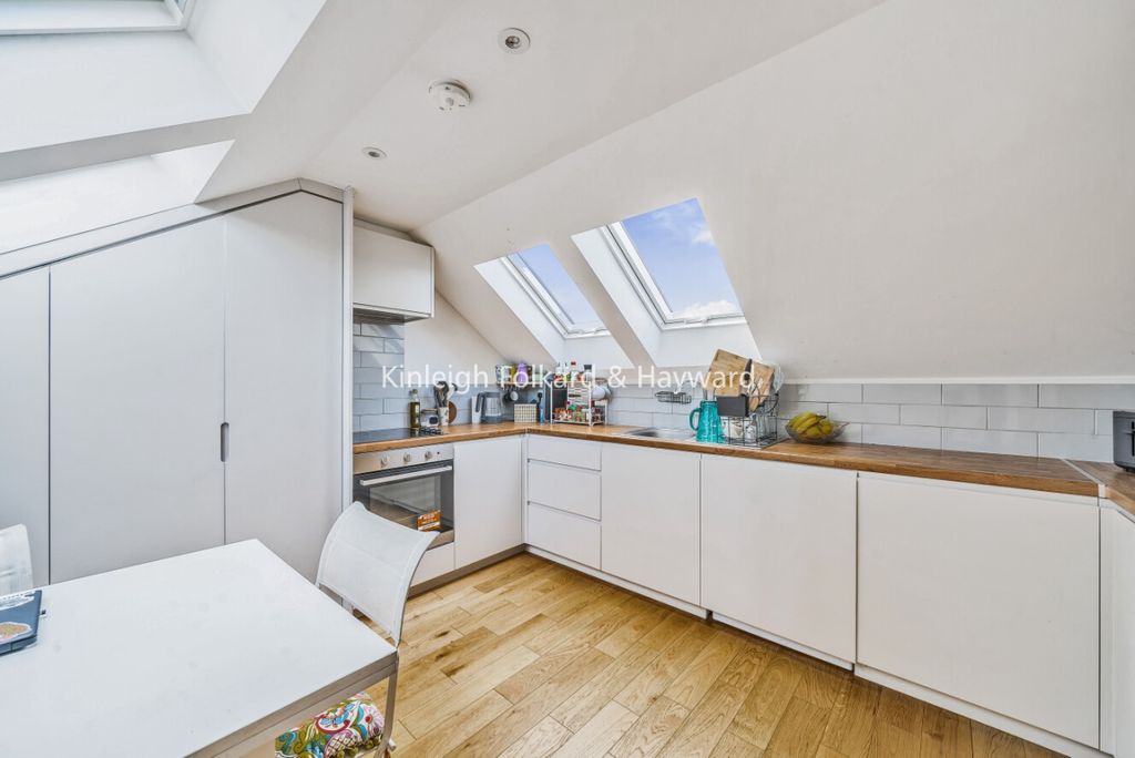 Property photo 1 of 17 A66Fa645-Dd56-4B52-8