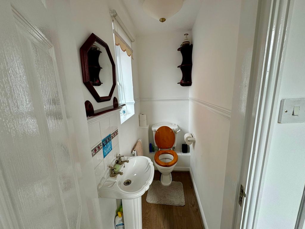 Property photo 3 of 18