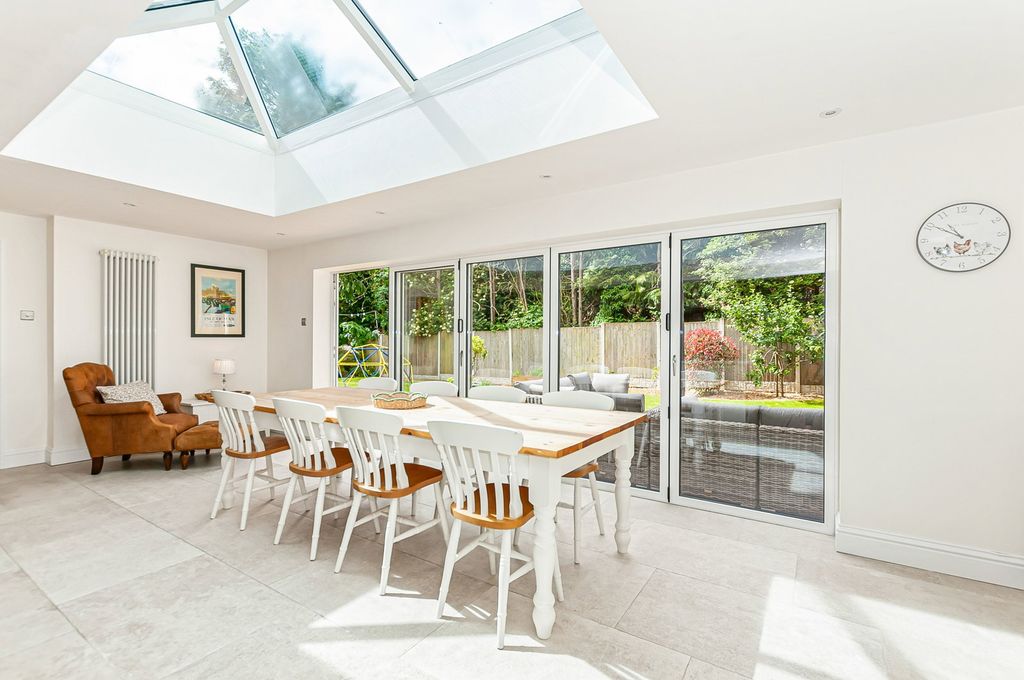 Property photo 2 of 34