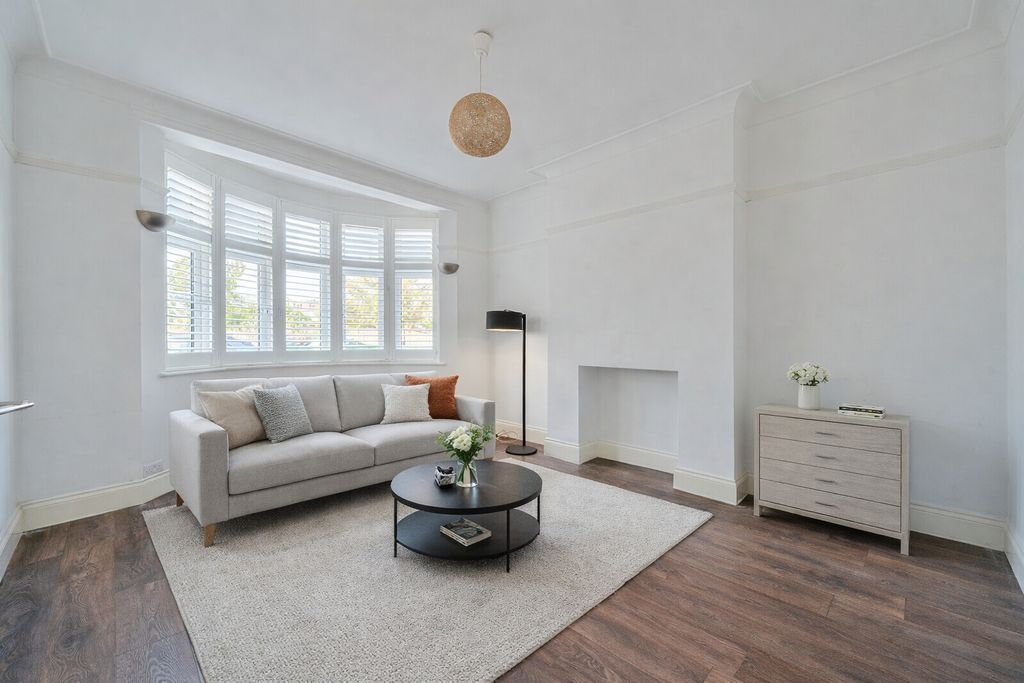 Property photo 2 of 11 Picture No. 23