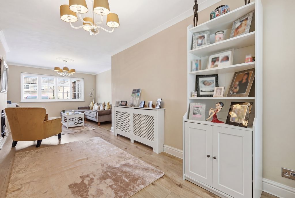 Property photo 2 of 33
