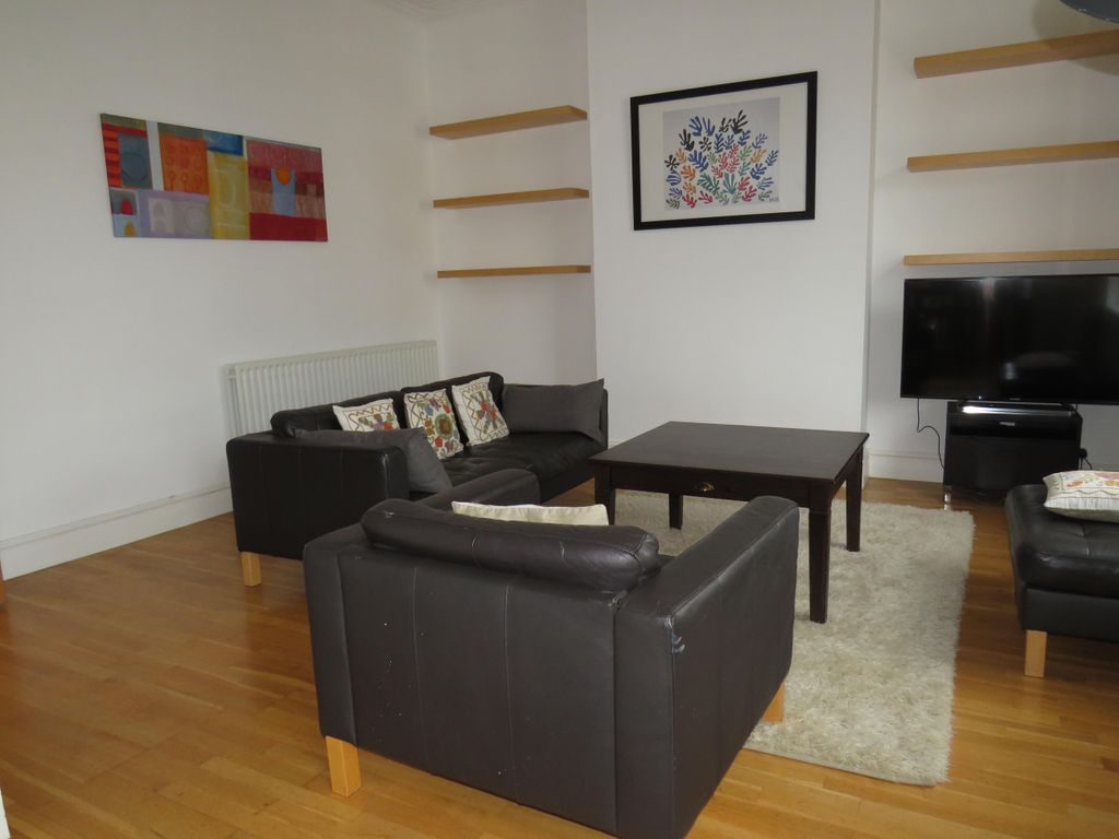Property photo 3 of 12 Living Room