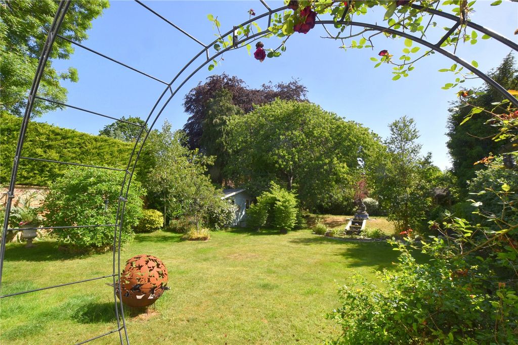 Property photo 3 of 24 Garden