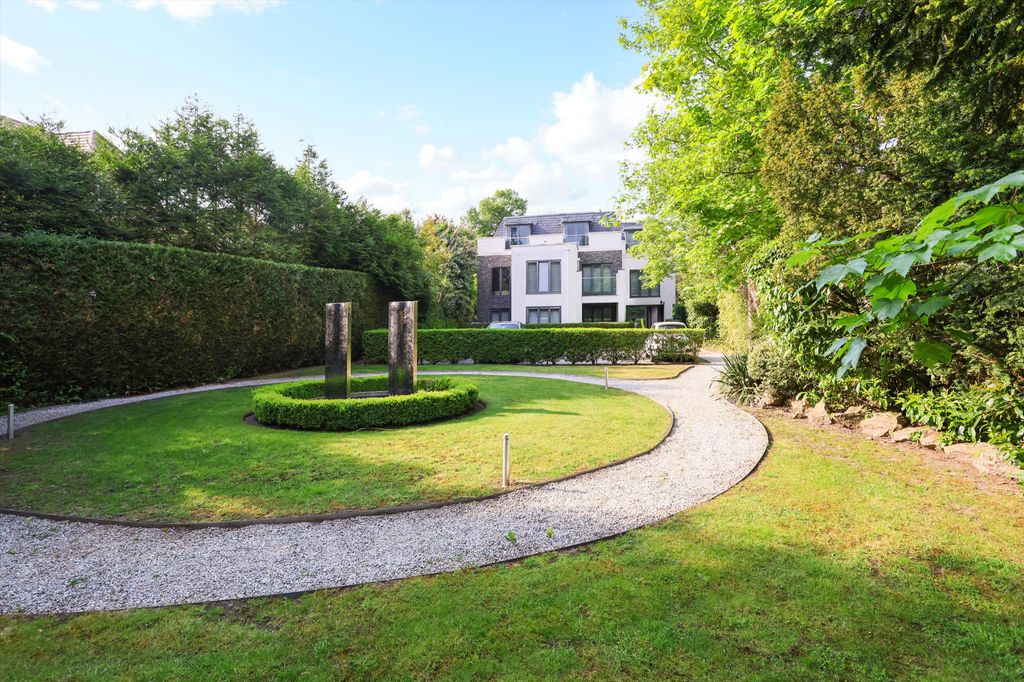 Property photo 1 of 18 Image