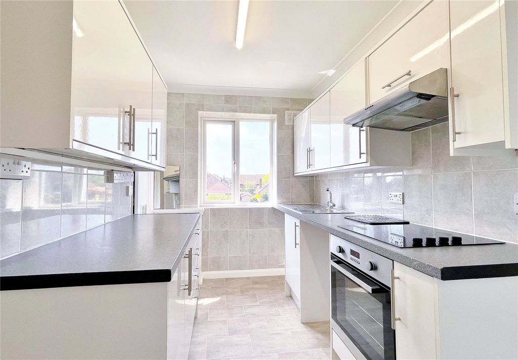 Property photo 2 of 17 Picture No. 15