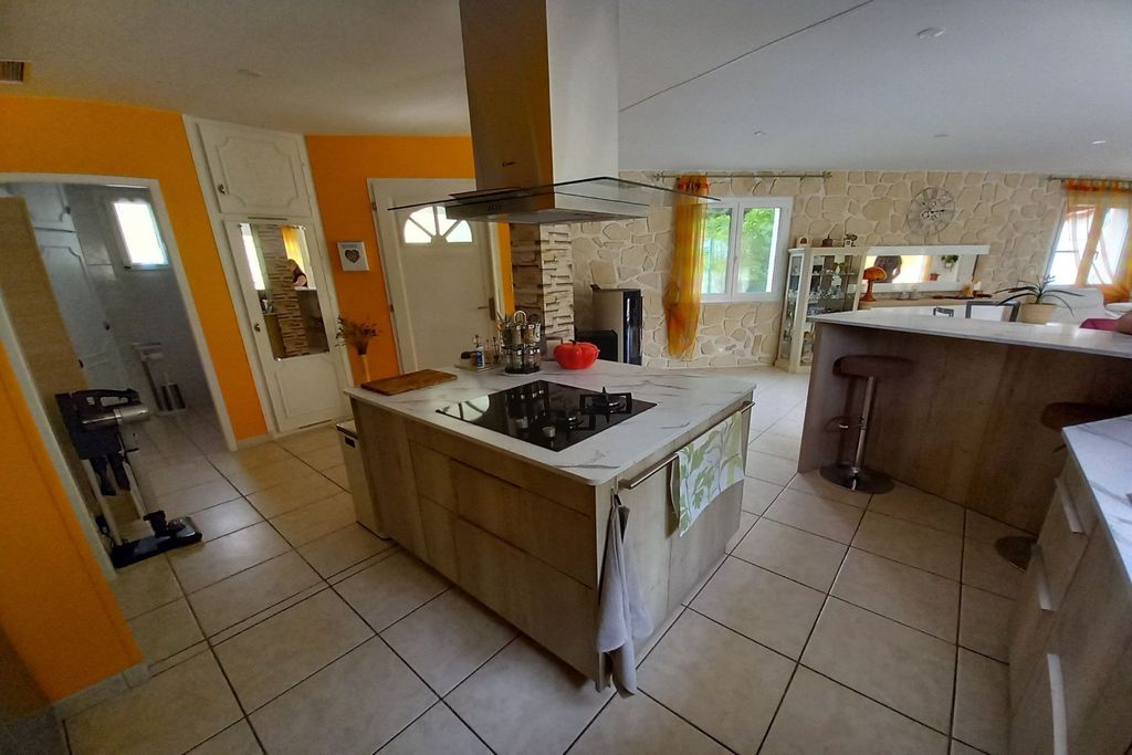 Property photo 3 of 14