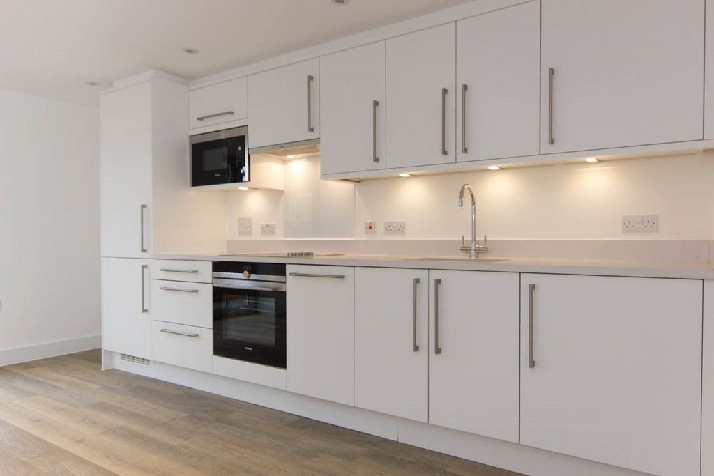 Property photo 2 of 6 Kitchen