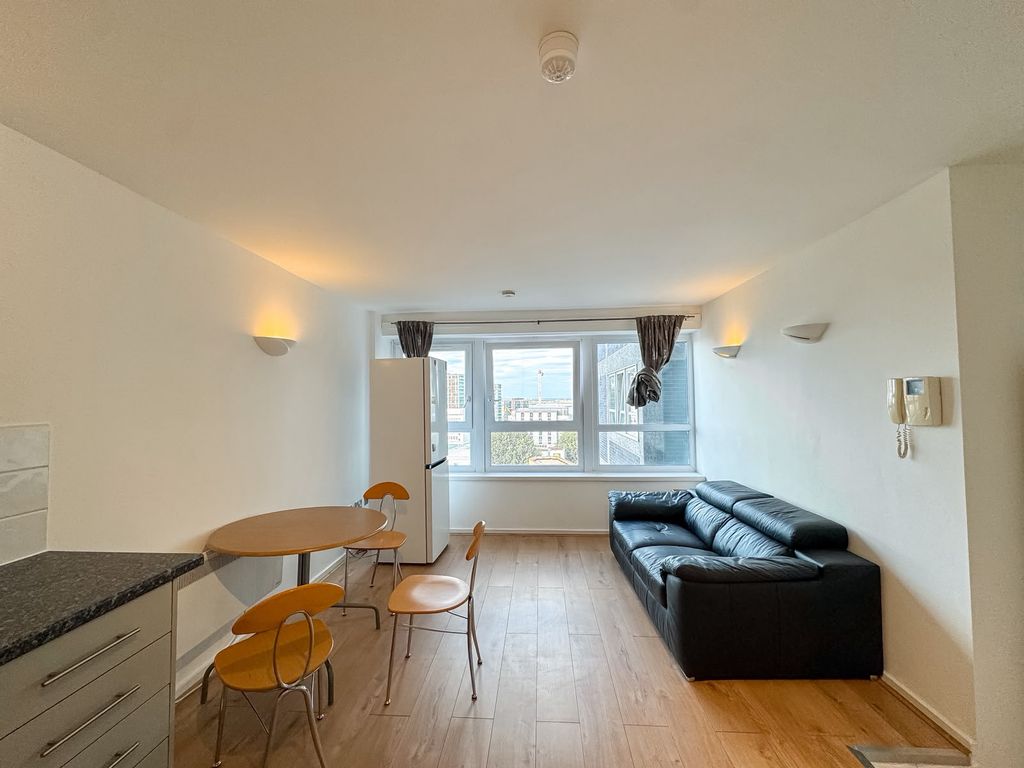 Property photo 3 of 13 Whatsapp Image 2026-09-22 At 12.53.47 Pm (1)