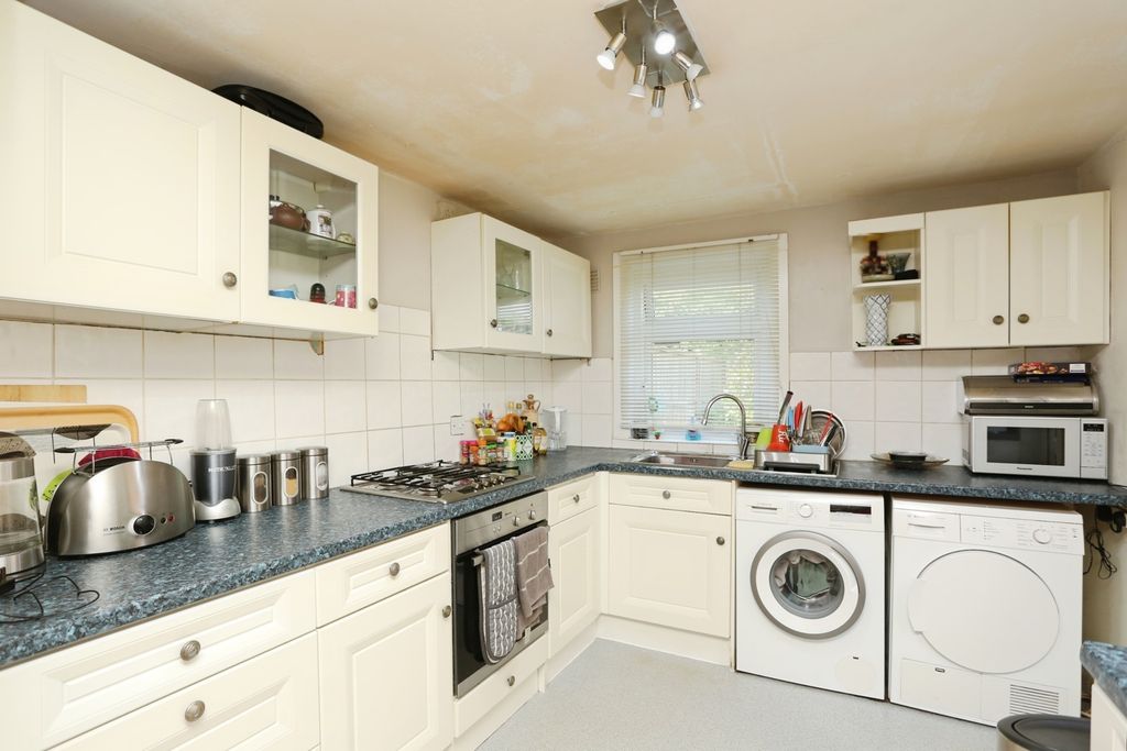 Property photo 3 of 14 Photo