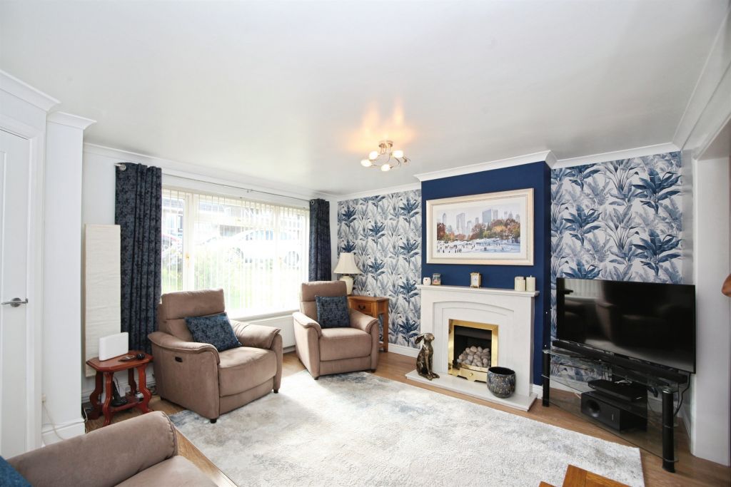 Property photo 2 of 28