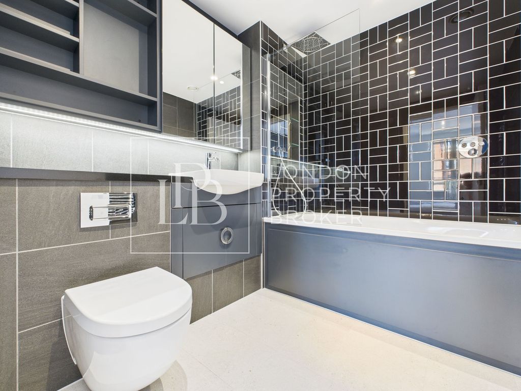 Property photo 3 of 21