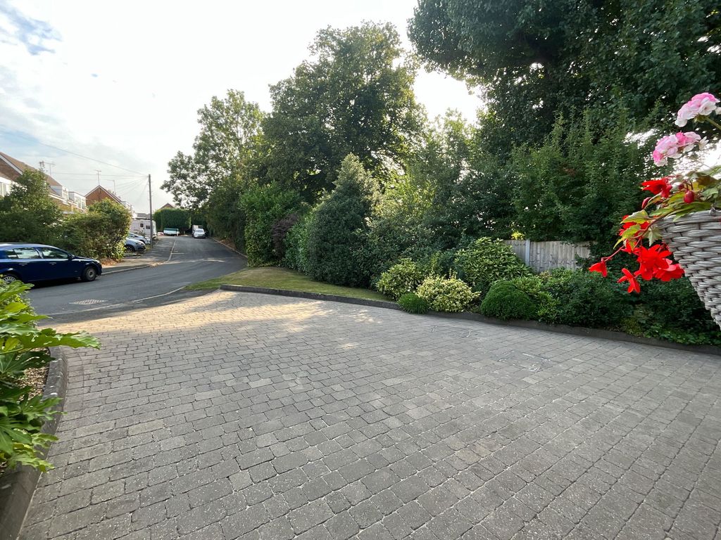 Property photo 2 of 24