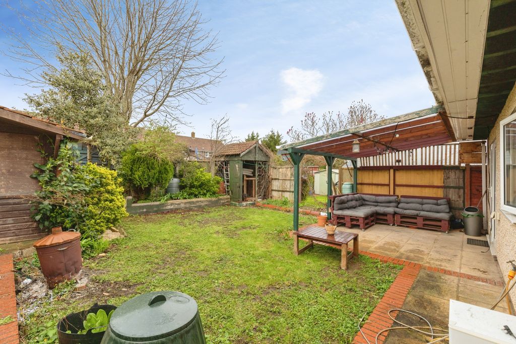 Property photo 2 of 20 Garden