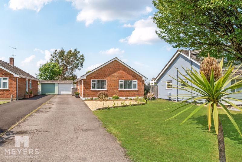 Property photo 2 of 17 Frontage