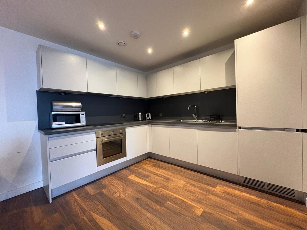 Property photo 3 of 9 Kitchen